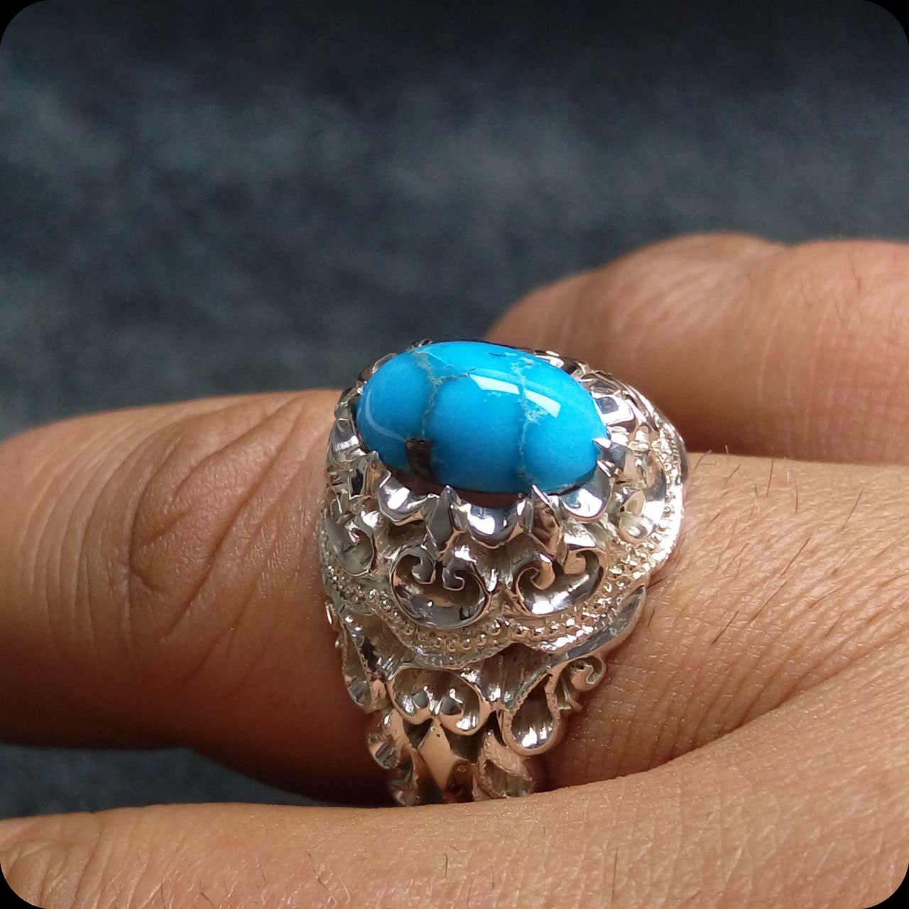 Hiraola's Product Image